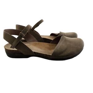 Dansko Sandals Womens 39 8.5 9 Rowan Tan Nubuck Leather Closed Toe Slingback